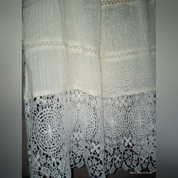 Andre by Unit Creme Lace and Rayon adjustable Bohemian Strappy Top New Small - Picture 4 of 10